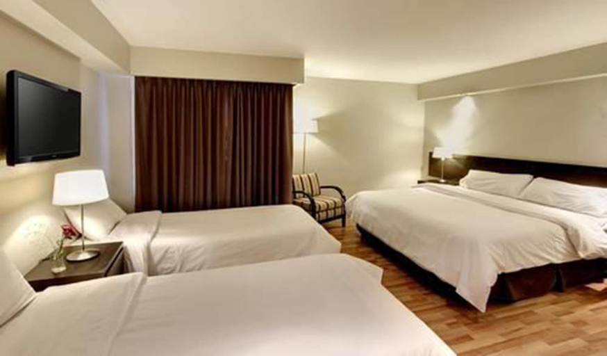 Bedroom 3, Alt Interlaken Hotel, Bariloche