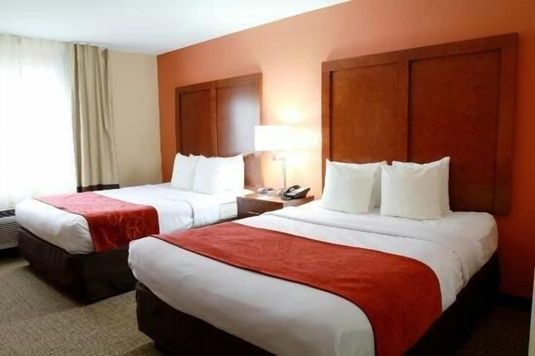 Bedroom 4, Comfort Suites Omaha Northwest, Douglas