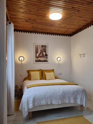 Bedroom 3, Les Tables Aux Vaches, Hérault