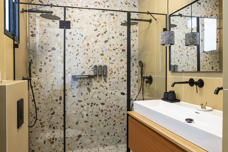Bathroom 4, De Picciotto Suites
