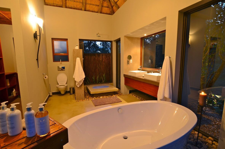 Bathroom 3, Raptor Retreat Game Lodge, Mopani