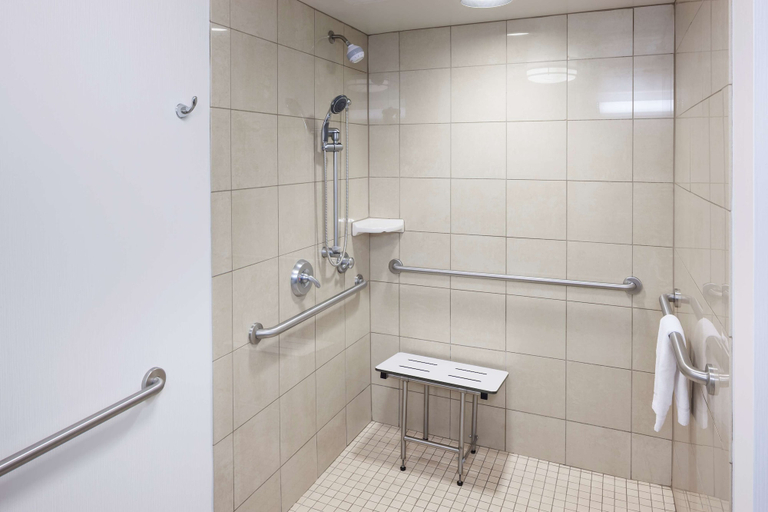 Bathroom 5, Hampton Inn & Suites Oklahoma City-Bricktown, Oklahoma