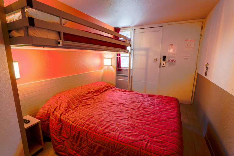 Bedroom 3, Premiere Classe Saint Quentin, Aisne