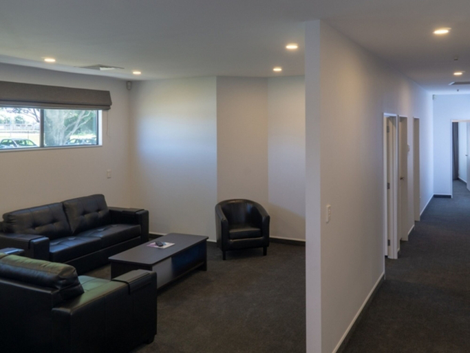 Others 5, Durham Motor Inn, Western Bay of Plenty