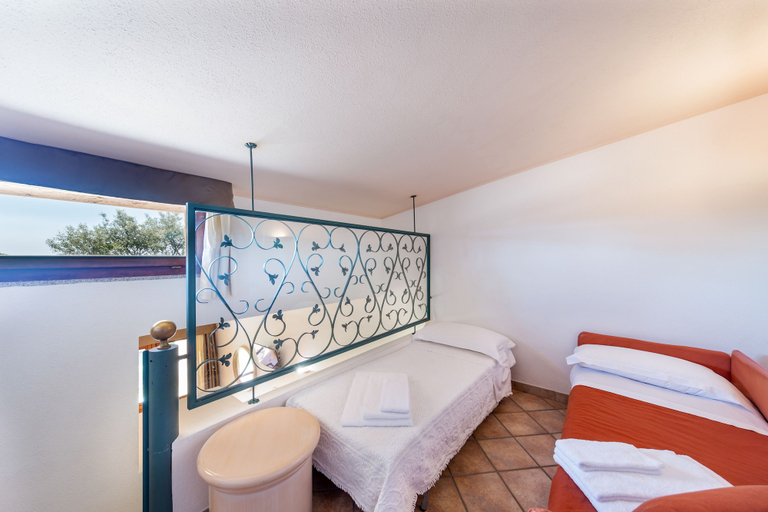 Bedroom 3, Sant'Elmo Beach Hotel, Cagliari