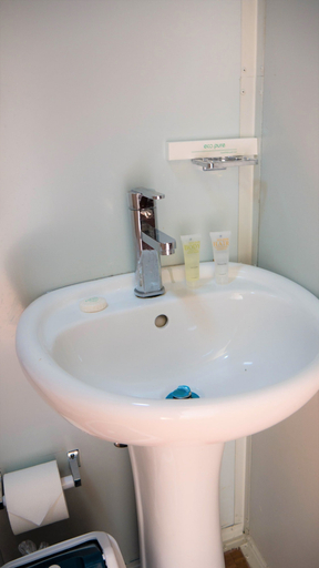 Bathroom 4, Saipan Vegas Resort, Saipan