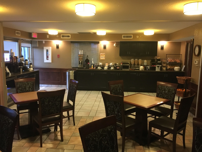 Food & Drinks 5, Best Western Strathmore Inn, Division No. 5