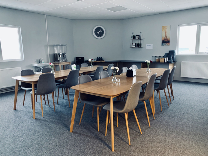 Food & Drinks, Hotel Tjarna Keflavik Airport, Reykjanesbær