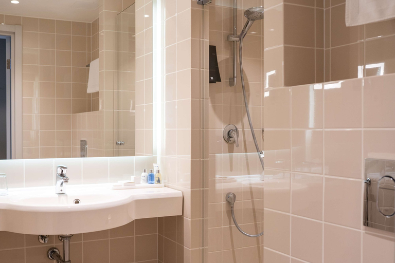 Bathroom 5, Radisson Blu Latvija Conference & Spa Hotel, Riga, Riga