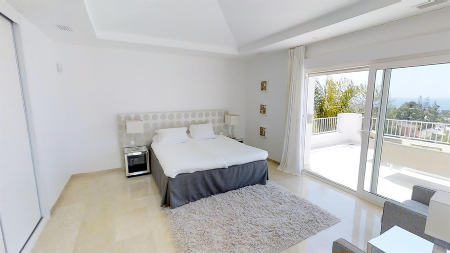 Bedroom 3, Exquisite Villa Near Beach - Heated Pool, Málaga