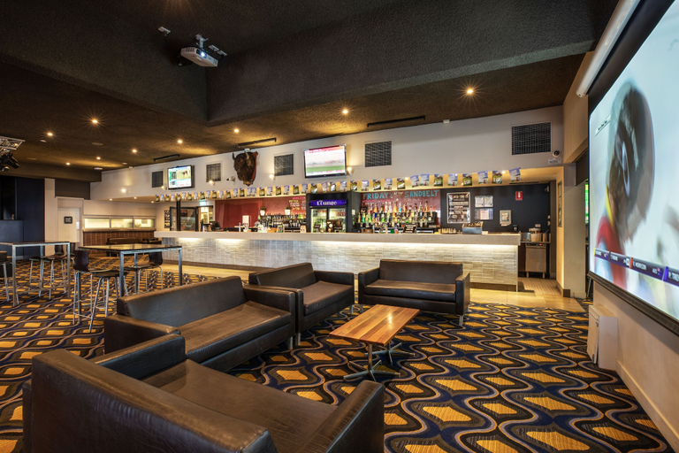 Food & Drinks 5, Nightcap at Sandbelt Hotel, Melbourne