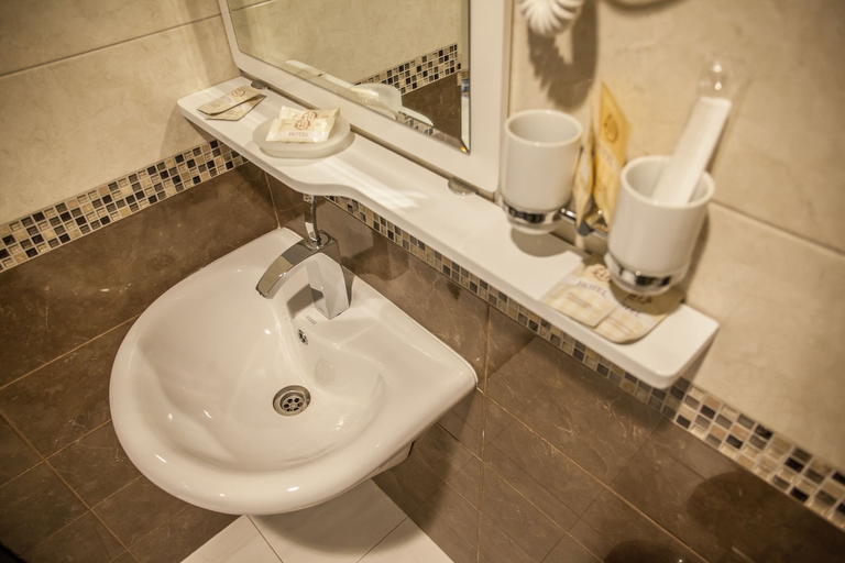 Bathroom 2, Alex Aqua, Sankt-Peterburg gorsovet