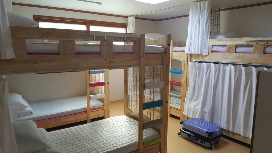Bedroom 2, Happy Tree Guesthouse - Hostel, Mapo