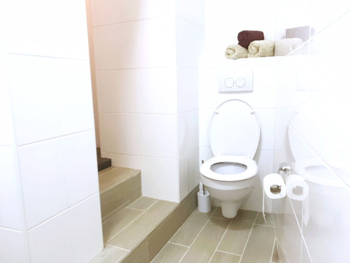 Bathroom 4, Perello Old Town, Split
