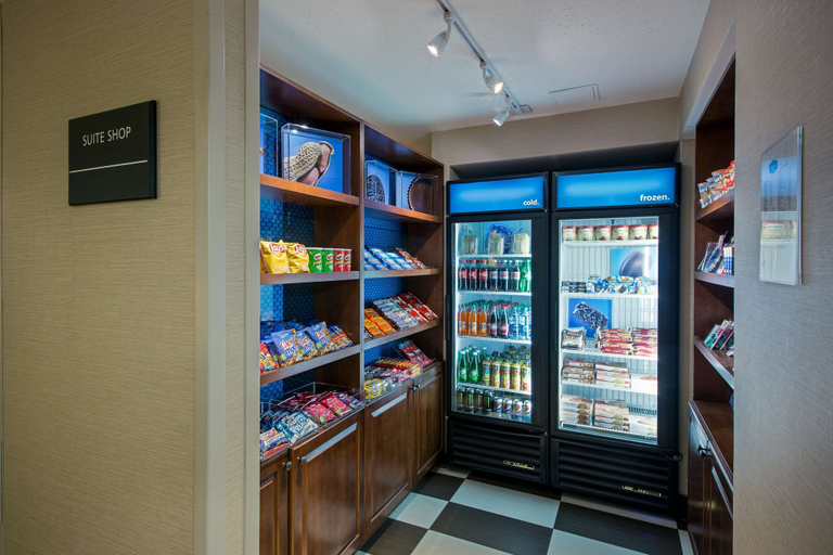 Food & Drinks 5, Hampton Inn West Springfield, Hampden