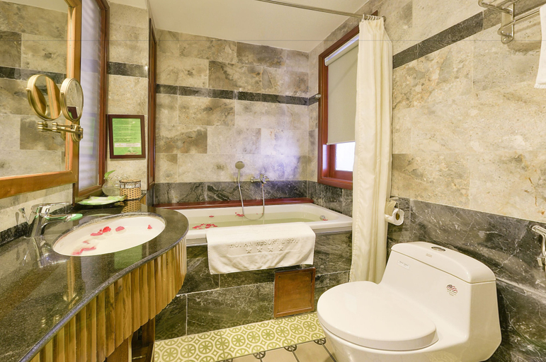 Bathroom 5, The Signature Hoi An, Da Nang