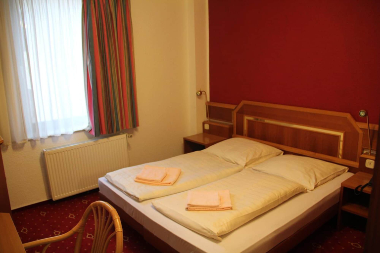 Bedroom 4, Hotel Wali, Bielefeld