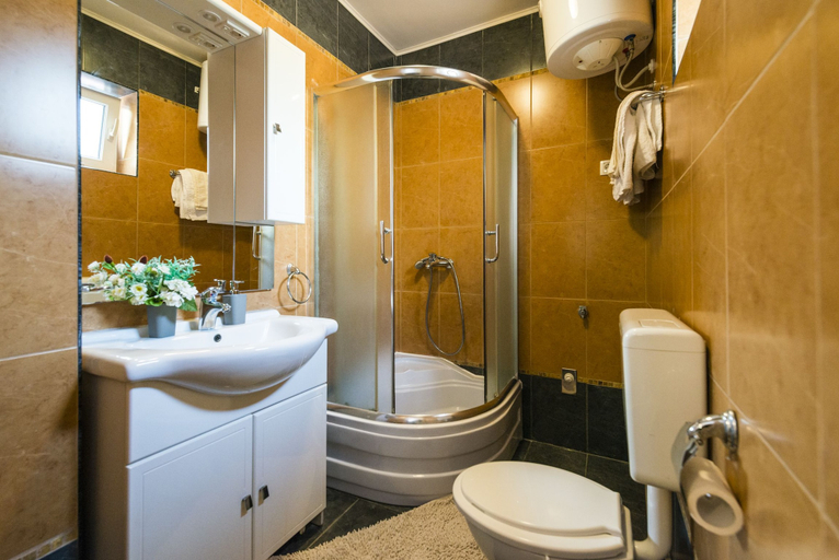 Bathroom 3, Apartments Villa Nona, Umag