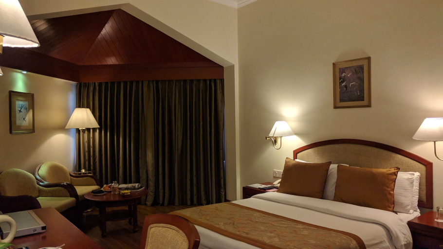 Bedroom 4, The Gateway Hotel Beach Road Calicut, Kozhikode