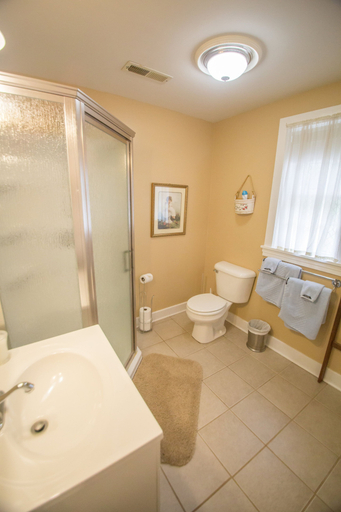 Bathroom 4, Orchard House B&B, Nelson