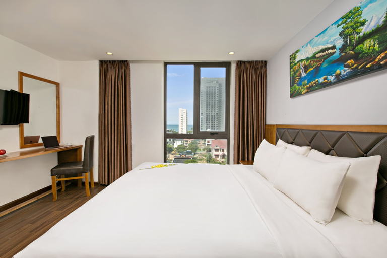 Bedroom 3, La Beach Hotel, Da Nang