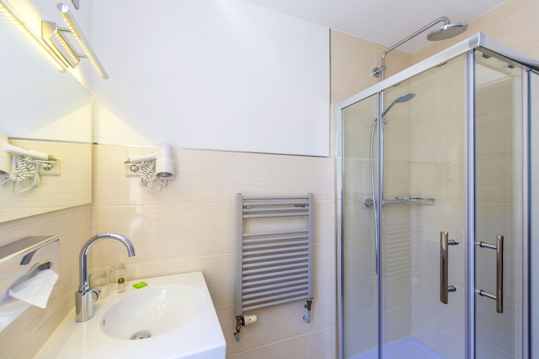 Bathroom 5, Hotel Beck, Sonneberg