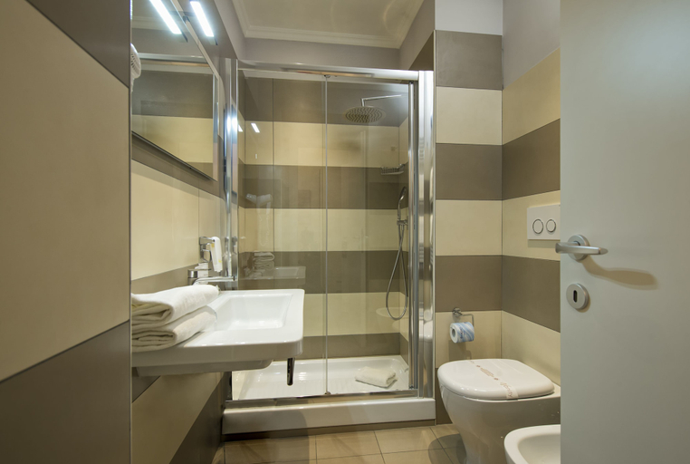 Bathroom 5, Arenula Suites, Roma