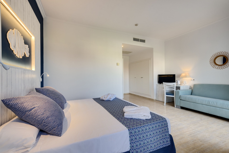Bedroom 3, Garden Playanatural Hotel & Spa - Adults Only, Huelva