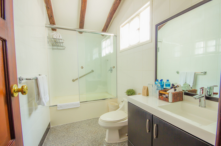 Bathroom 4, Hotel Boutique Santa Lucia, Cuenca