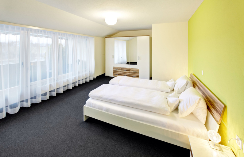 Bedroom 3, Hotel Schiff am Rhein, Rheinfelden