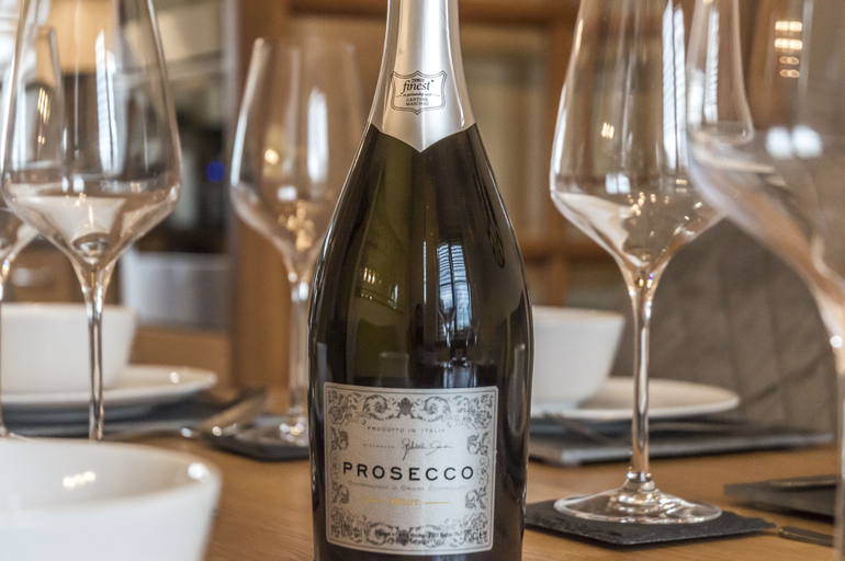 Food & Drinks 5, French Fields - 4 Bedroom - St Florence, Pembrokeshire