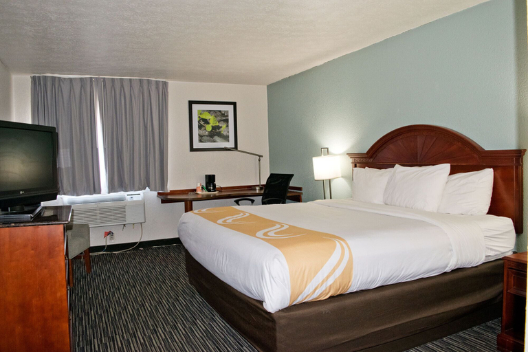 Bedroom 2, Quality Inn Alexis Rd, Lucas
