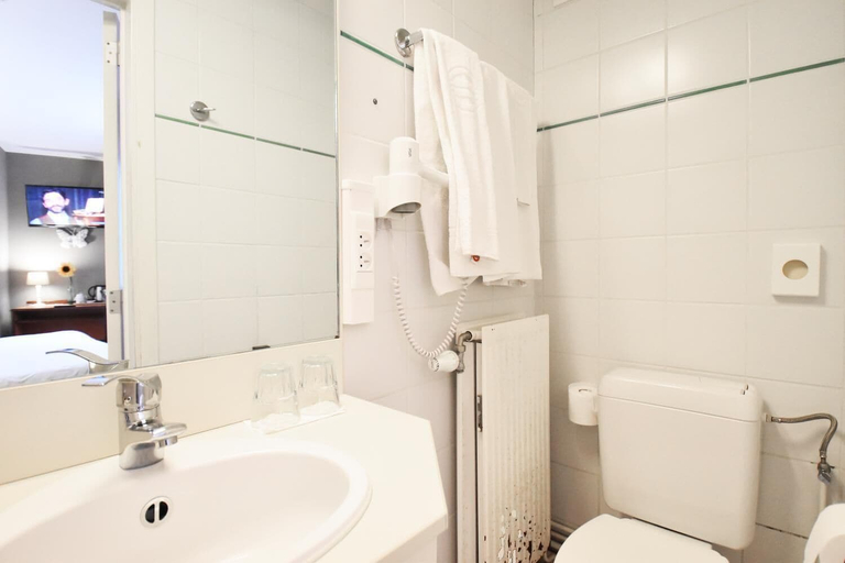 Bathroom 5, Hôtel Le Relais, Liège