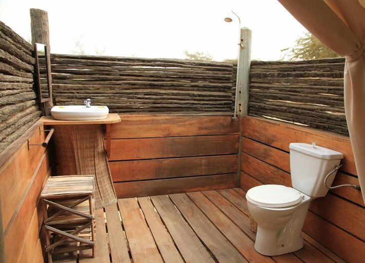 Bathroom 3, Campement Lodge Océan & Savane, Louga