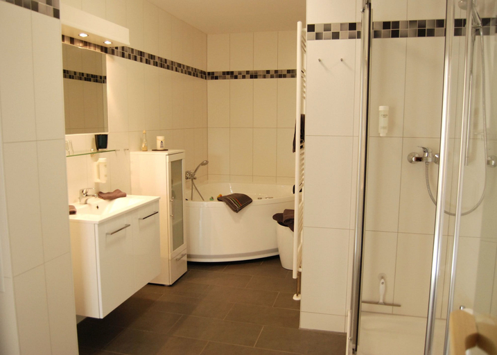 Bathroom, Leuchtturm 4, Ostholstein