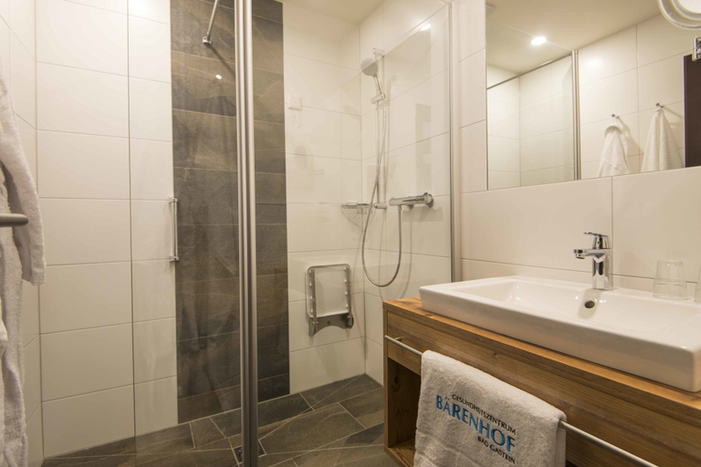 Bathroom 3, Gesundheitszentrum Bärenhof Bad Gastein, Sankt Johann im Pongau