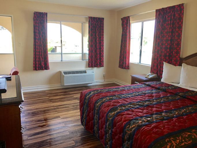 Bedroom 3, Motel 6 Richmond, CA – Civic Center, Contra Costa