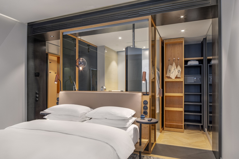 Bedroom 4, ANDAZ MUNICH SCHWABINGER TOR, BY HYATT, München