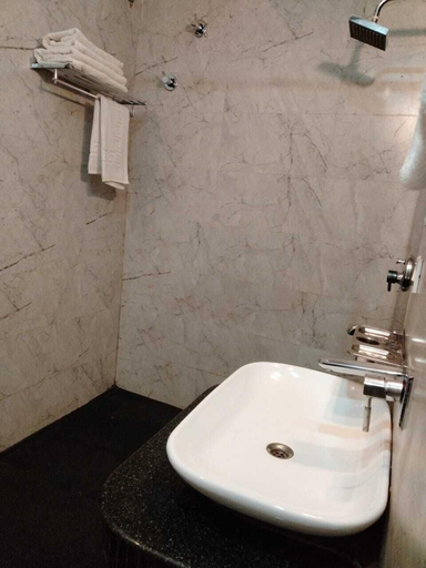 Bathroom 5, Hotel Ozas Grand, Varanasi