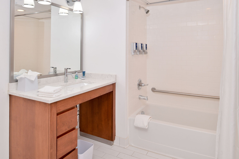 Bathroom 5, Four Points By Sheraton Virginia Beach Oceanfront, Virginia Beach