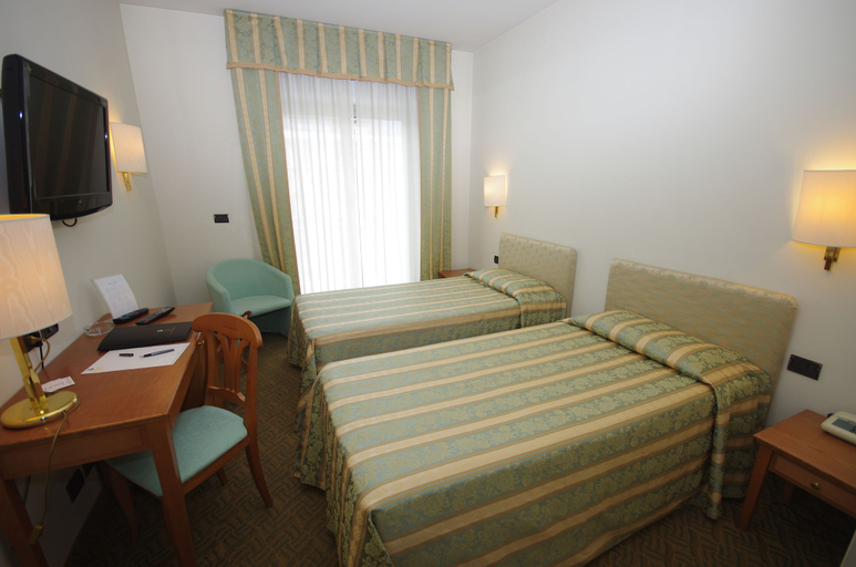 Bedroom 3, Hotel Savant, Catanzaro