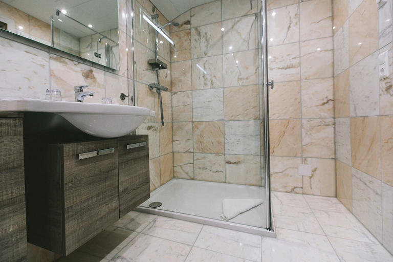 Bathroom 4, Erholungshotel Margarethenbad, Spittal an der Drau