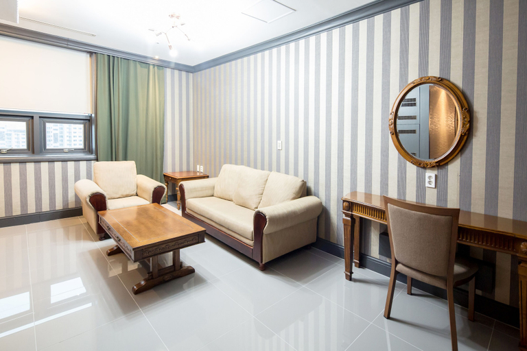 Others 5, Koryo Hotel, Gyeyang