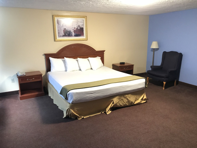 Bedroom 2, AmeriVu Inn & Suites, New Haven