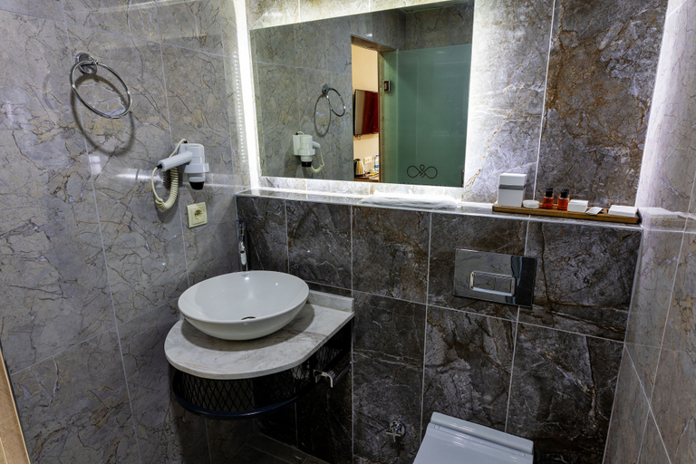 Bathroom 5, Taşkın Hotel, Ürgüp