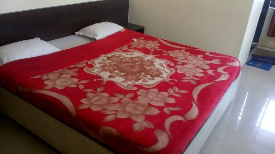 Bedroom 2, Iroomz VKG Complex, Bijapur