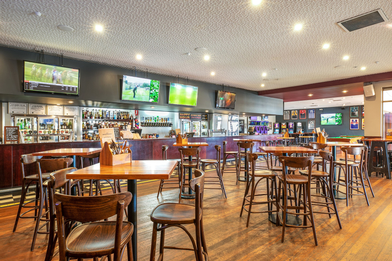 Food & Drinks 5, Nightcap at Wanneroo Tavern, Wanneroo