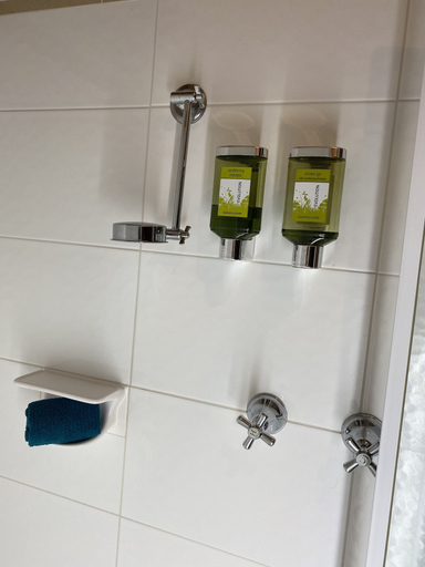 Bathroom 3, Coastal Waters Motor Inn, E. Gippsland - Bairnsdale