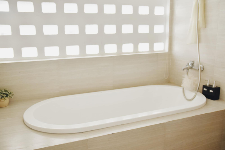 Bathroom 5, Babylon Garden Condotel, Da Nang