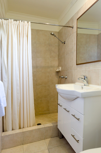 Bathroom 3, Centre Point Mid City Motor Inn, Warwick - Central